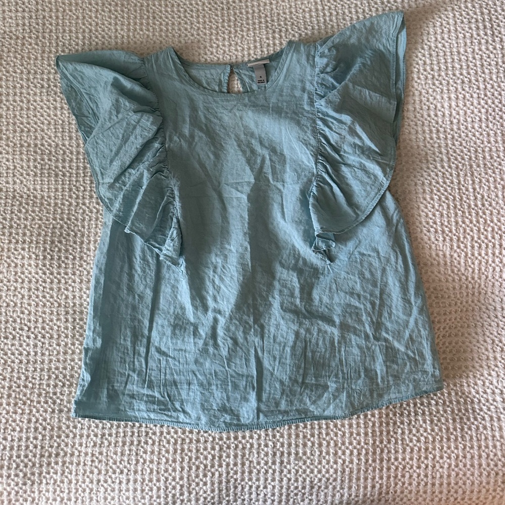 A new day ruffle sleeve top, size small